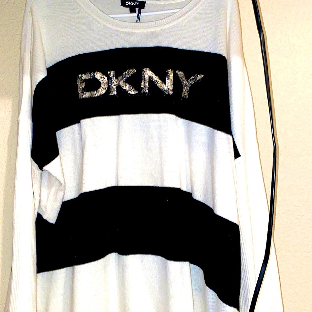 Sleek Donna Karen Lightweight sweater.